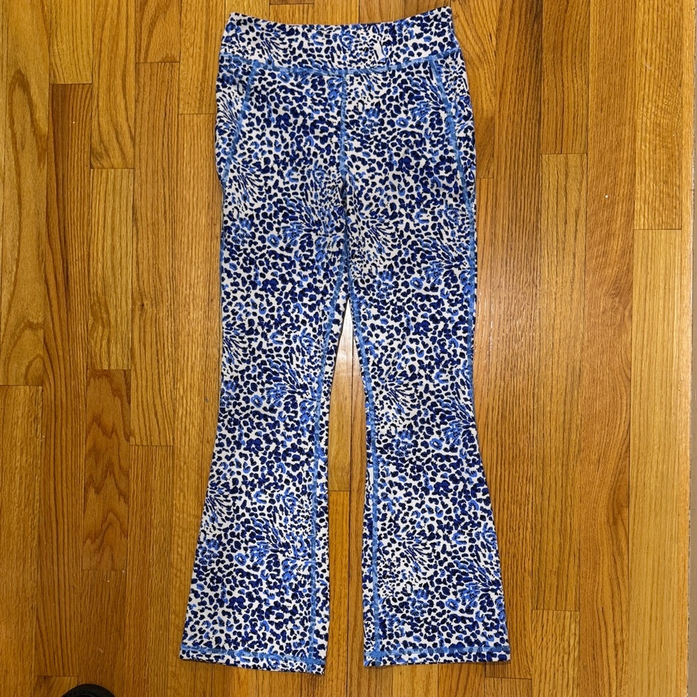 Girls Lilly Pulitzer Blue and White Leopard Print Leggings